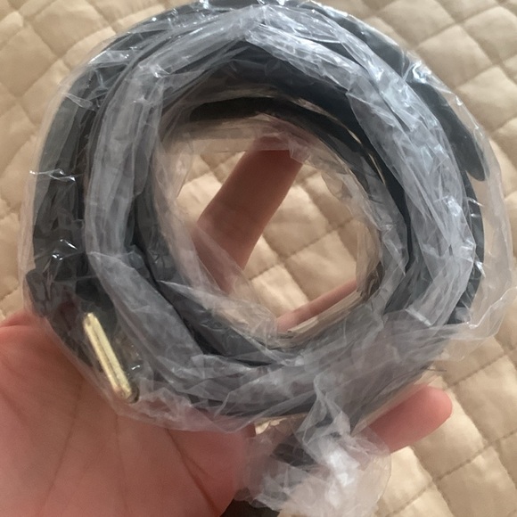 Nicole Lee Black and Gold Strap - Picture 6 of 6